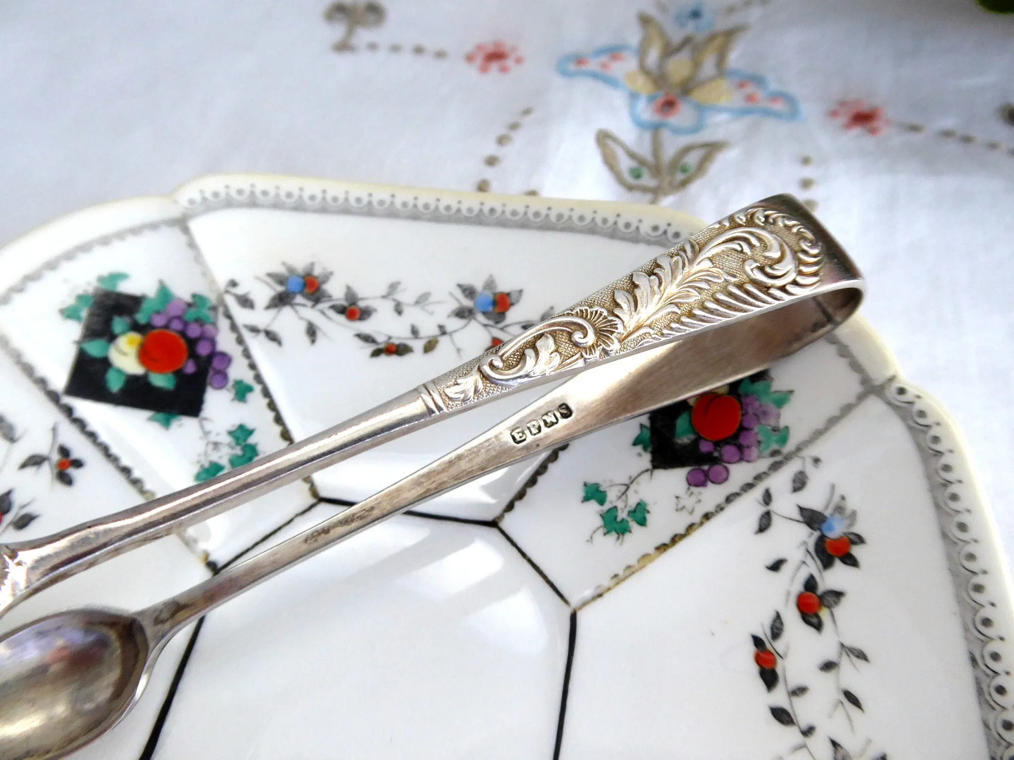 Edwardian English Sugar Tongs Spoon Ends 1900-1910 Fancy Feather Sides