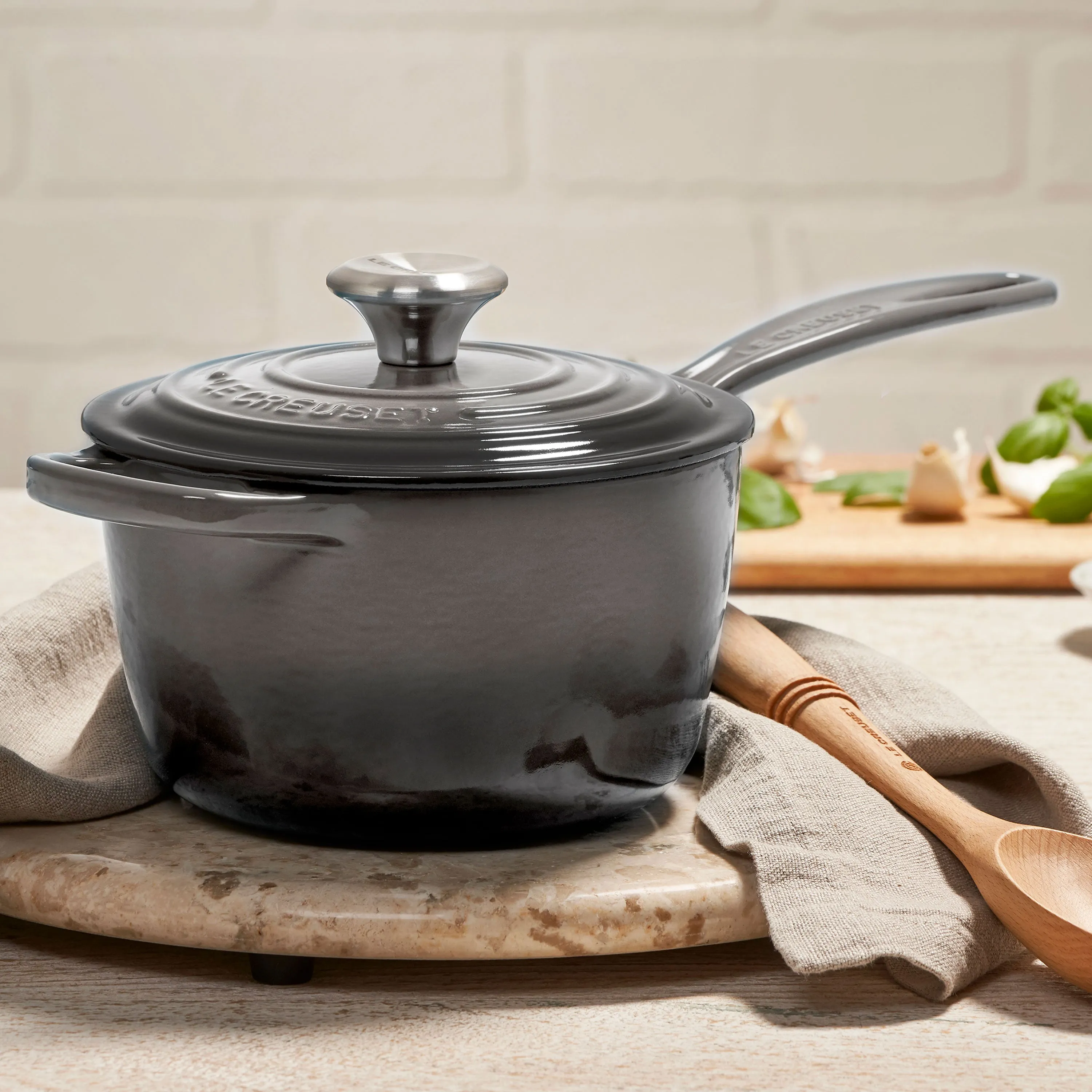 Le Creuset Signature Cast Iron 2.25-quart Oyster Saucepan