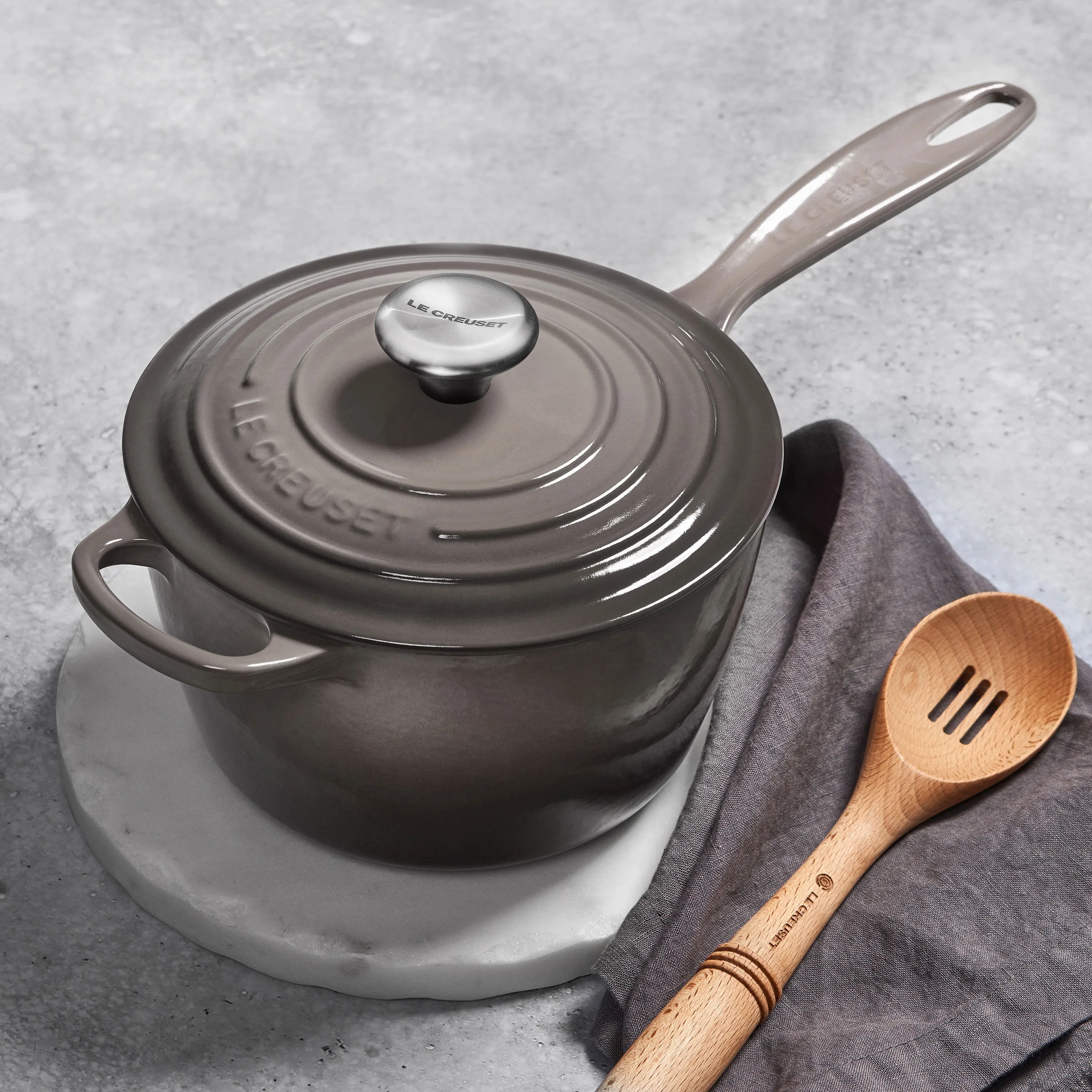 Le Creuset Signature Cast Iron 2.25-quart Oyster Saucepan