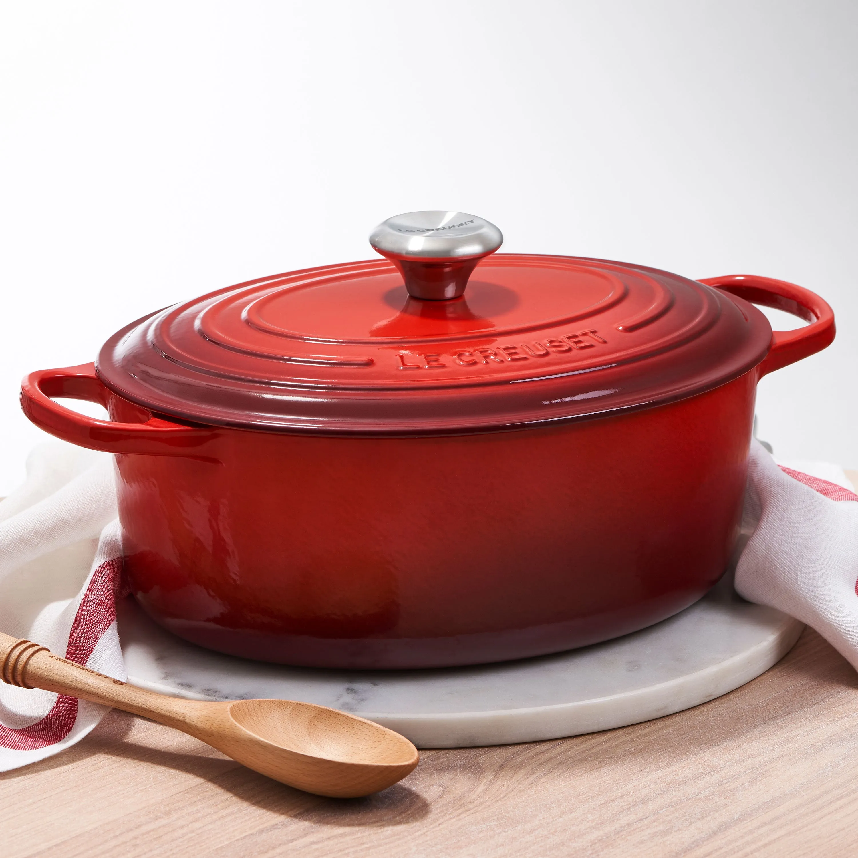 Le Creuset Signature Cast Iron 2.75-quart Cerise Oval Dutch Oven